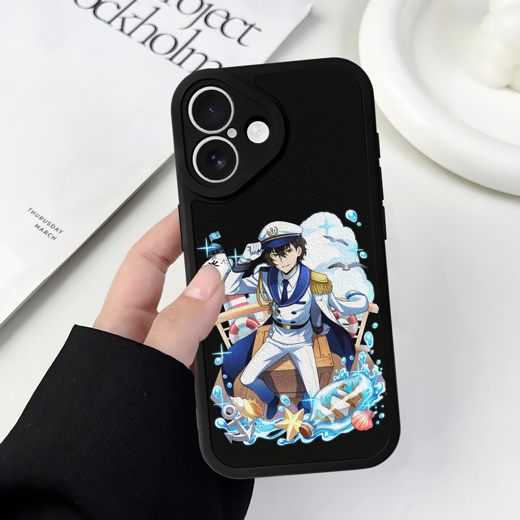 （画像用） 文豪ストレイドッグス Bungo Stray Dogs 【iPhone 16シリーズ対応】シリコンスマホケース（レザー調） 材質：シリコン